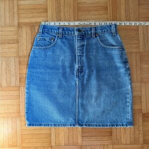 Vintage Levi’s 521 high waist denim skirt